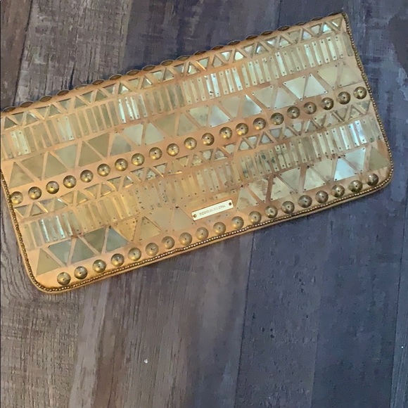 Vintage BCBG Gold clutch - Picture 2 of 3